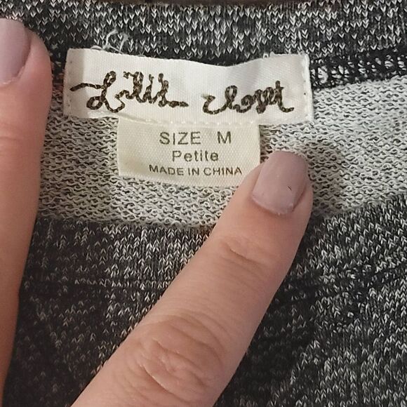 Anthro-Lili's Closet Lace Trim Sweater Sz M - Picture 4 of 4